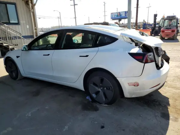 5YJ3E1EA3PF404105 2023 TESLA MODEL 3 - Image 2