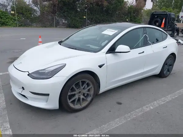 5YJ3E1EA3PF404847 2023 TESLA MODEL 3 - Image 2