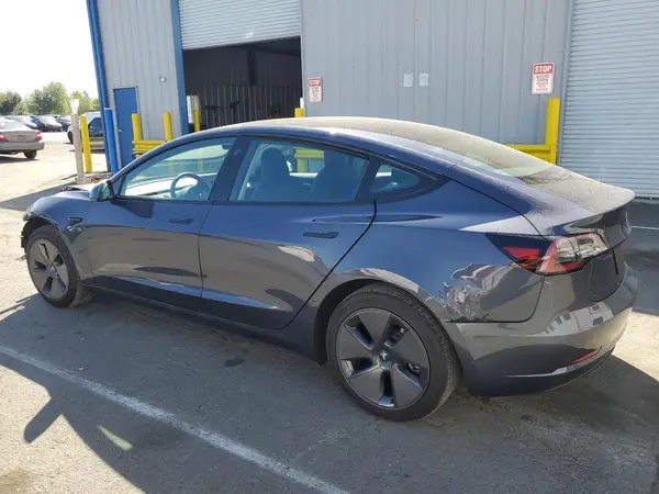 5YJ3E1EA3PF405741 2023 TESLA MODEL 3 - Image 2
