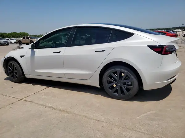 5YJ3E1EA3PF405917 2023 TESLA MODEL 3 - Image 2
