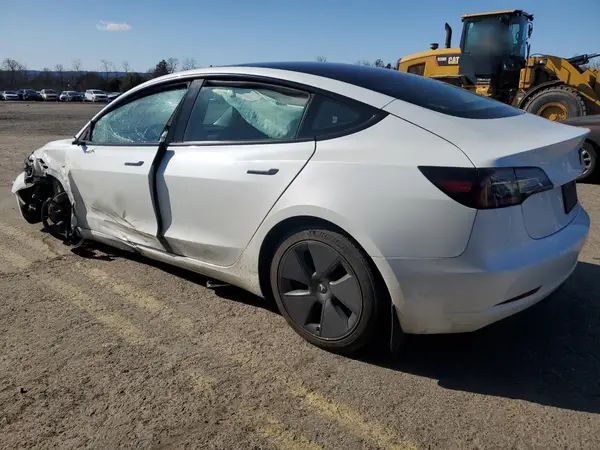5YJ3E1EA3PF409384 2023 TESLA MODEL 3 - Image 2