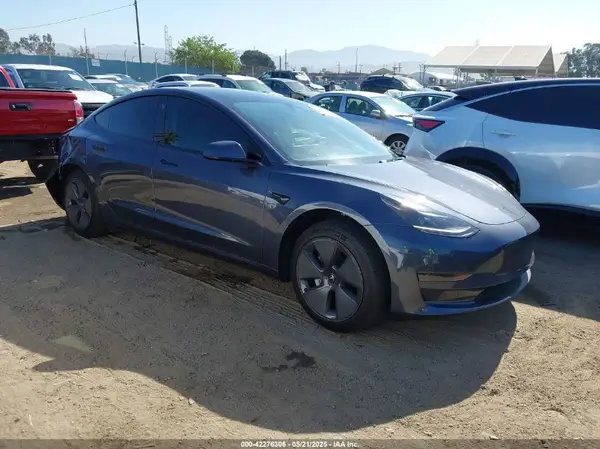 5YJ3E1EA3PF412267 2023 TESLA MODEL 3 - Image 1