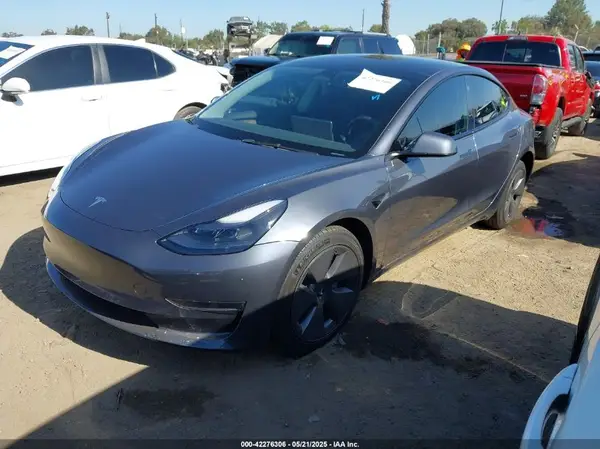 5YJ3E1EA3PF412267 2023 TESLA MODEL 3 - Image 2