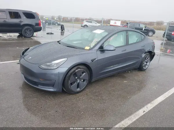 5YJ3E1EA3PF419171 2023 TESLA MODEL 3 - Image 2