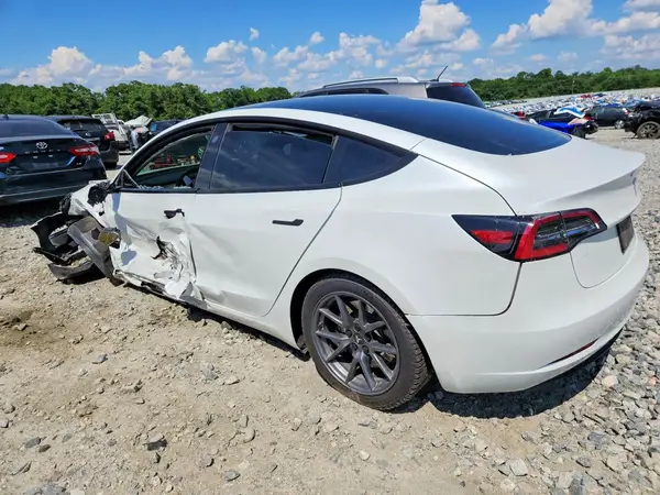 5YJ3E1EA3PF419915 2023 TESLA MODEL 3 - Image 2