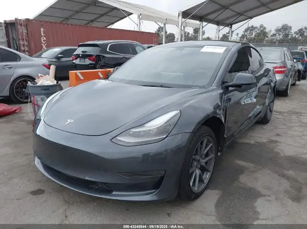 5YJ3E1EA3PF420112 2023 TESLA MODEL 3 - Image 2
