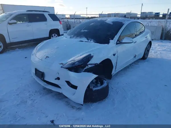 5YJ3E1EA3PF421891 2023 TESLA MODEL 3 - Image 2