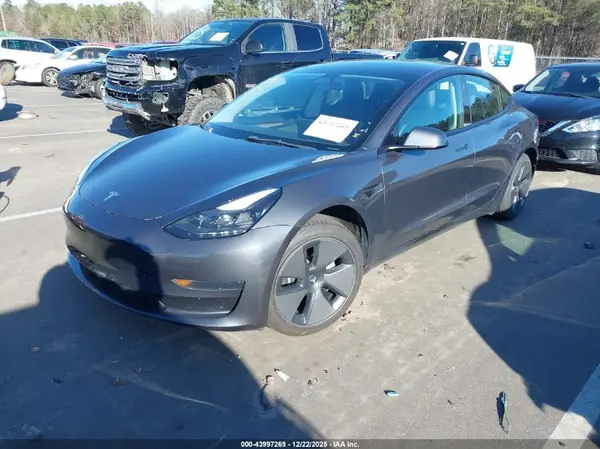 5YJ3E1EA3PF422698 2023 TESLA MODEL 3 - Image 2