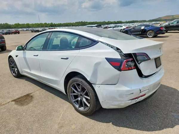 5YJ3E1EA3PF422992 2023 TESLA MODEL 3 - Image 2