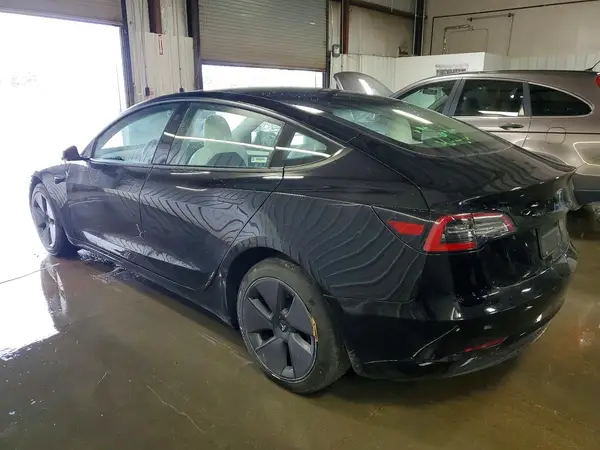 5YJ3E1EA3PF426024 2023 TESLA MODEL 3 - Image 2