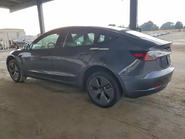 5YJ3E1EA3PF426721 2023 TESLA MODEL 3 - Image 2