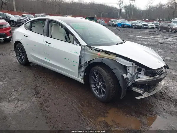 5YJ3E1EA3PF426802 2023 TESLA MODEL 3 - Image 1