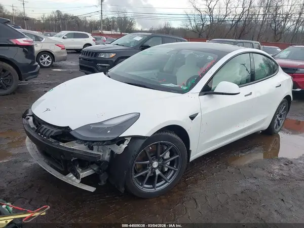 5YJ3E1EA3PF426802 2023 TESLA MODEL 3 - Image 2