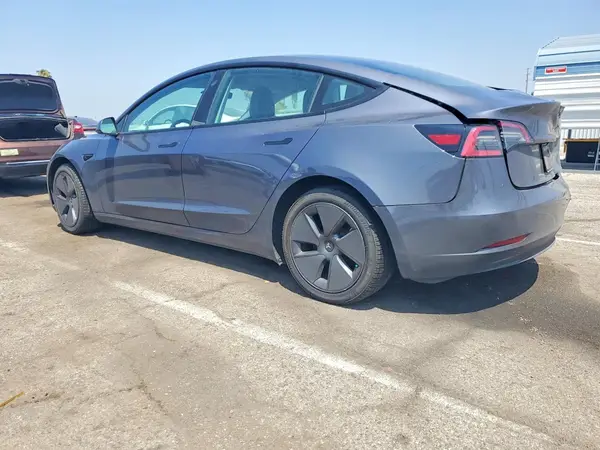5YJ3E1EA3PF430686 2023 TESLA MODEL 3 - Image 2
