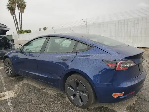 5YJ3E1EA3PF431448 2023 TESLA MODEL 3 - Image 2