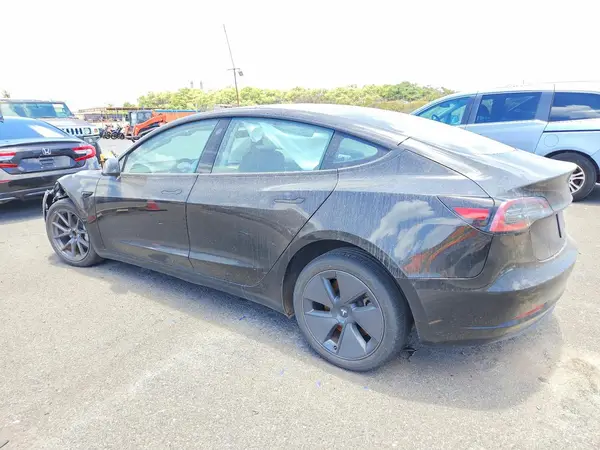 5YJ3E1EA3PF431692 2023 TESLA MODEL 3 - Image 2