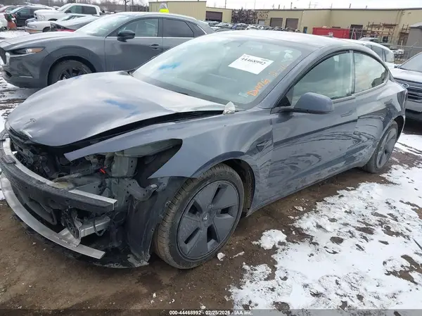 5YJ3E1EA3PF434561 2023 TESLA MODEL 3 - Image 2