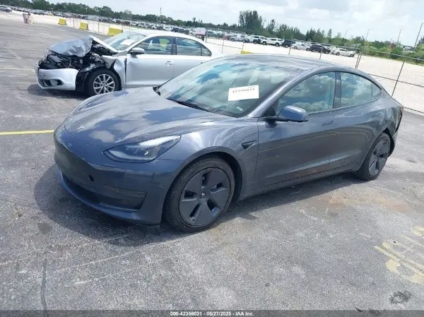 5YJ3E1EA3PF435158 2023 TESLA MODEL 3 - Image 2