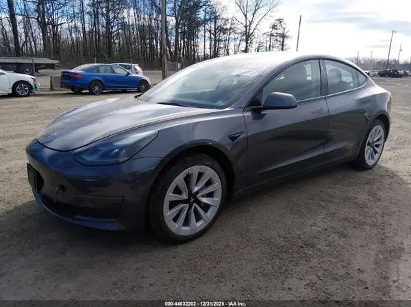 5YJ3E1EA3PF435287 2023 TESLA MODEL 3 - Image 2
