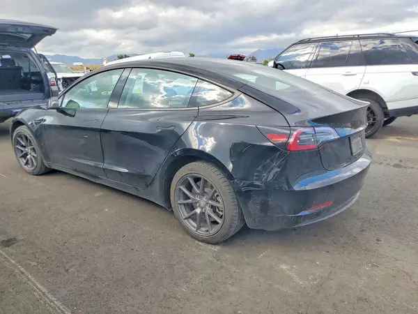 5YJ3E1EA3PF437069 2023 TESLA MODEL 3 - Image 2