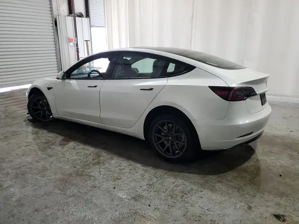 5YJ3E1EA3PF438271 2023 TESLA MODEL 3 - Image 2