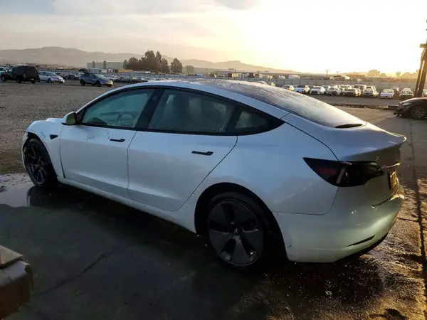 5YJ3E1EA3PF449593 2023 TESLA MODEL 3 - Image 2