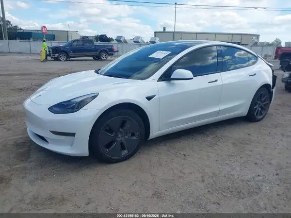 5YJ3E1EA3PF450601 2023 TESLA MODEL 3 - Image 2