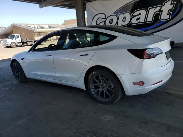 5YJ3E1EA3PF453790 2023 TESLA MODEL 3 - Image 2