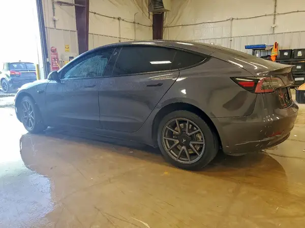 5YJ3E1EA3PF456673 2023 TESLA MODEL 3 - Image 2