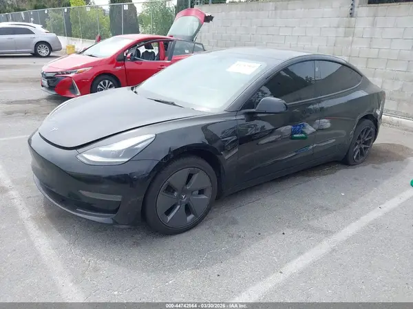 5YJ3E1EA3PF457404 2023 TESLA MODEL 3 - Image 2