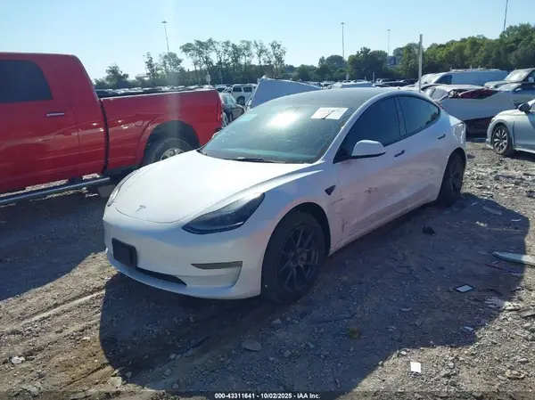 5YJ3E1EA3PF457807 2023 TESLA MODEL 3 - Image 2