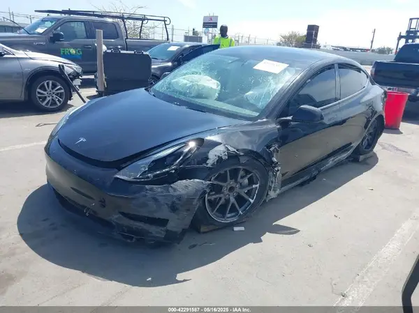 5YJ3E1EA3PF462120 2023 TESLA MODEL 3 - Image 2