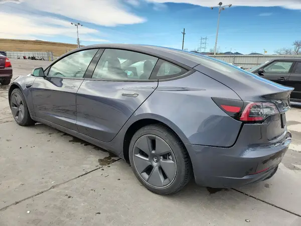 5YJ3E1EA3PF464384 2023 TESLA MODEL 3 - Image 2