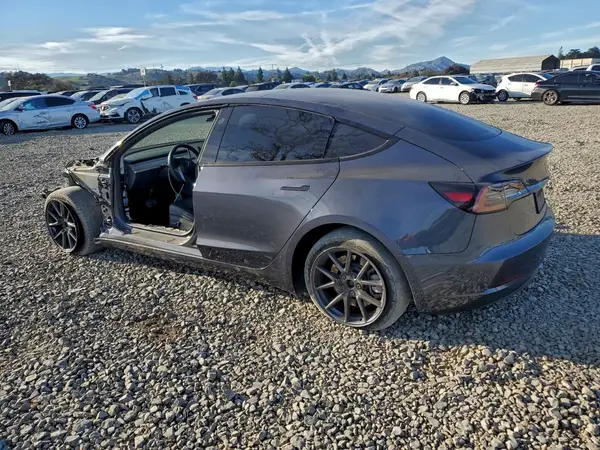 5YJ3E1EA3PF466376 2023 TESLA MODEL 3 - Image 2
