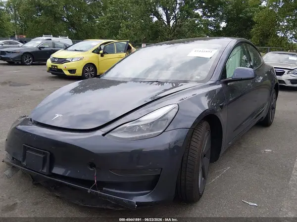 5YJ3E1EA3PF473876 2023 TESLA MODEL 3 - Image 2