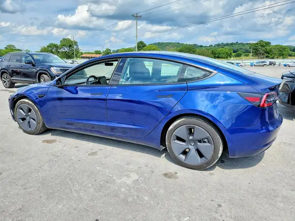 5YJ3E1EA3PF475479 2023 TESLA MODEL 3 - Image 2