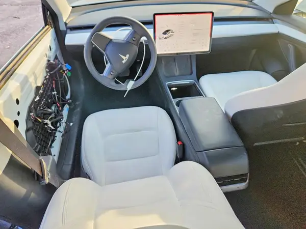 5YJ3E1EA3PF484702 2023 TESLA MODEL 3 - Image 8