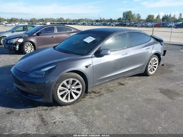 5YJ3E1EA3PF485459 2023 TESLA MODEL 3 - Image 2