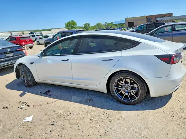 5YJ3E1EA3PF490077 2023 TESLA MODEL 3 - Image 2