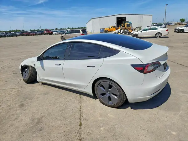 5YJ3E1EA3PF490547 2023 TESLA MODEL 3 - Image 2