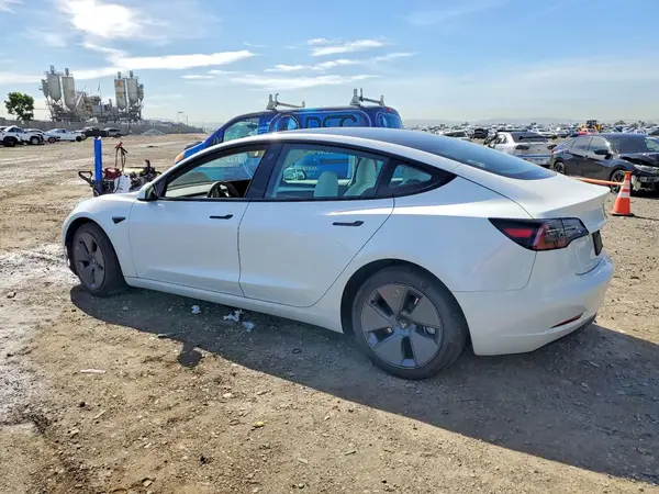 5YJ3E1EA3PF494422 2023 TESLA MODEL 3 - Image 2
