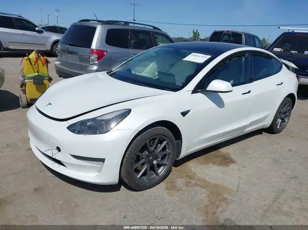 5YJ3E1EA3PF500185 2023 TESLA MODEL 3 - Image 2