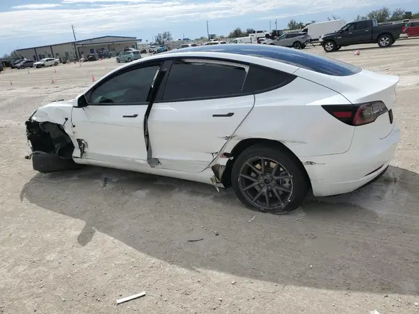 5YJ3E1EA3PF501496 2023 TESLA MODEL 3 - Image 2