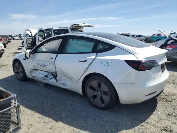 5YJ3E1EA3PF514636 2023 TESLA MODEL 3 - Image 2