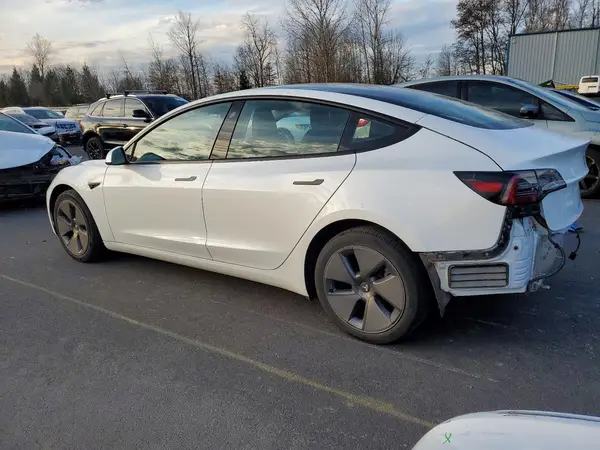5YJ3E1EA3PF519030 2023 TESLA MODEL 3 - Image 2
