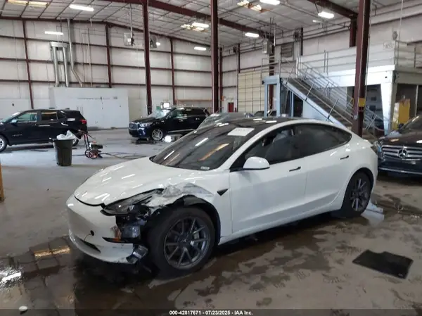 5YJ3E1EA3PF541299 2023 TESLA MODEL 3 - Image 2