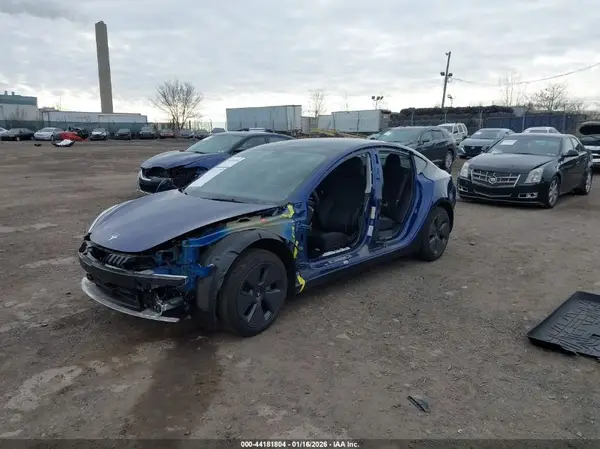5YJ3E1EA3PF545773 2023 TESLA MODEL 3 - Image 2