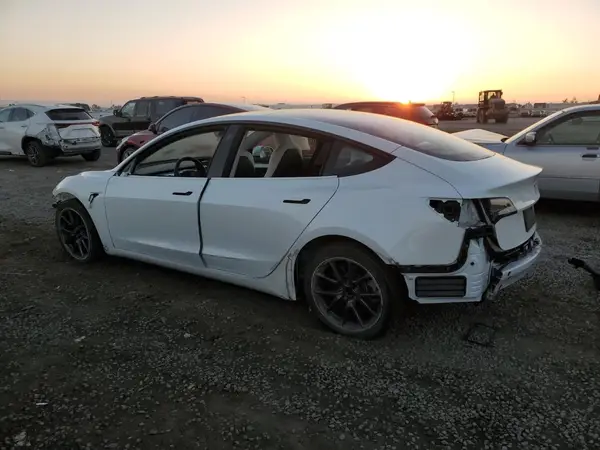 5YJ3E1EA3PF548365 2023 TESLA MODEL 3 - Image 2