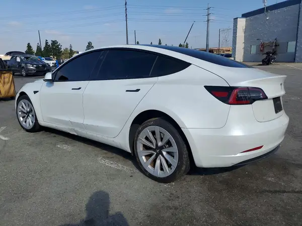 5YJ3E1EA3PF552657 2023 TESLA MODEL 3 - Image 2