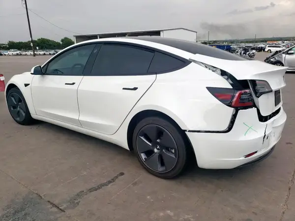 5YJ3E1EA3PF554084 2023 TESLA MODEL 3 - Image 2